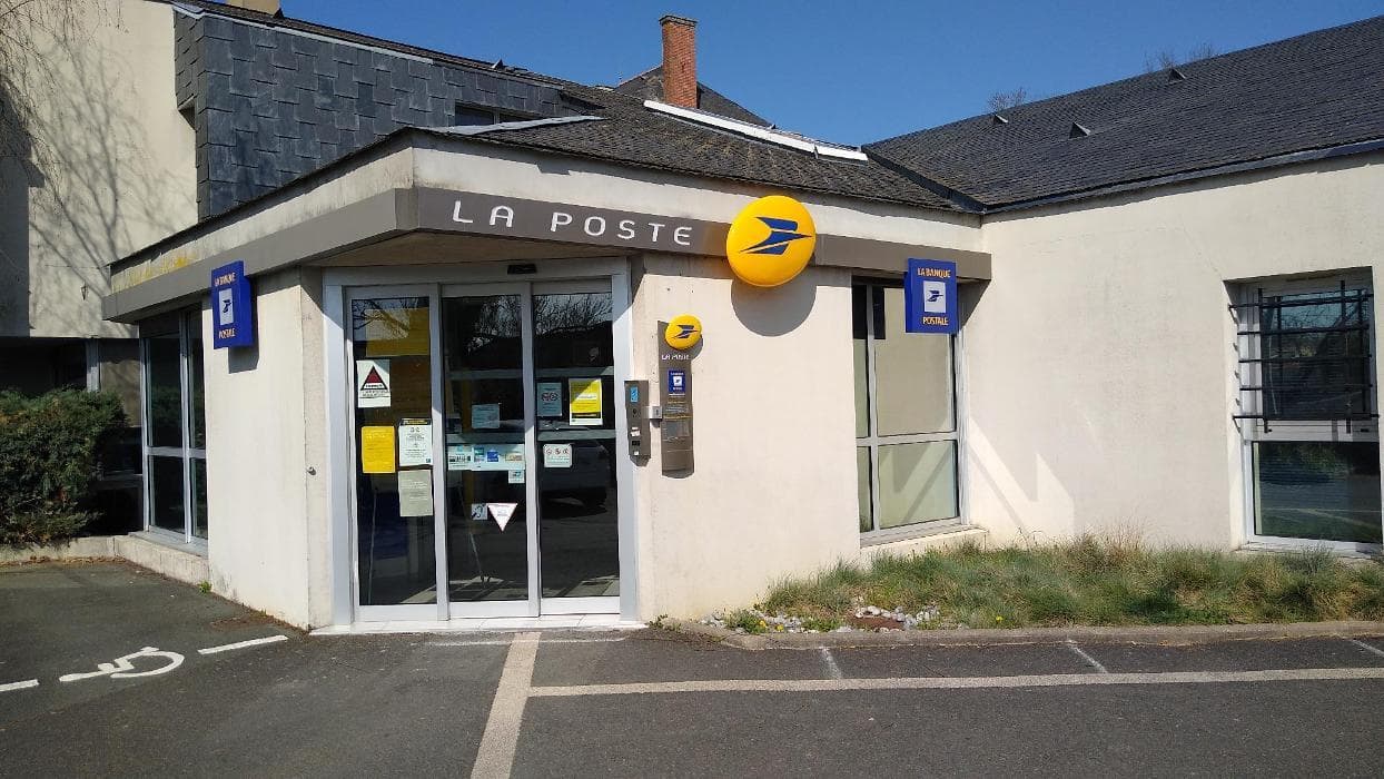La Poste - Chemille