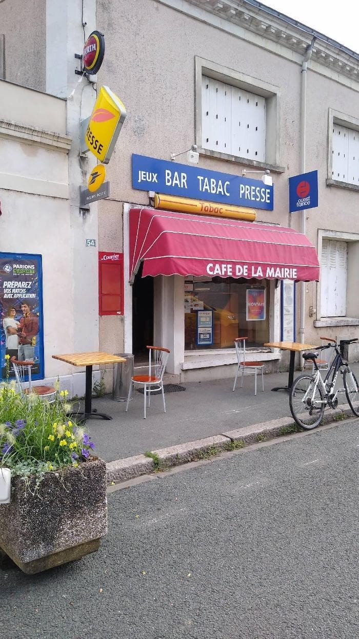 La Poste Relais - Loire Authion Cafe Mairie Buraliste