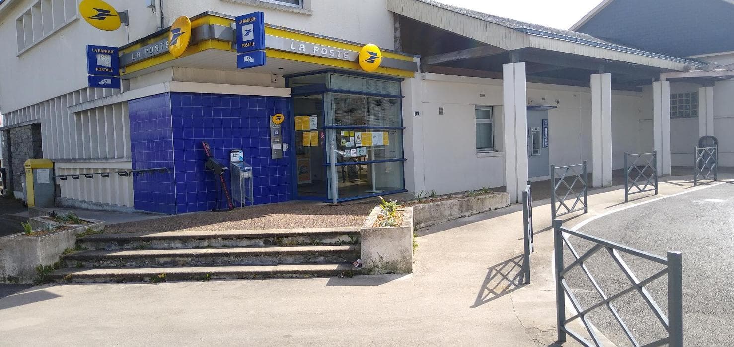 La Poste - Montreuil Juigne