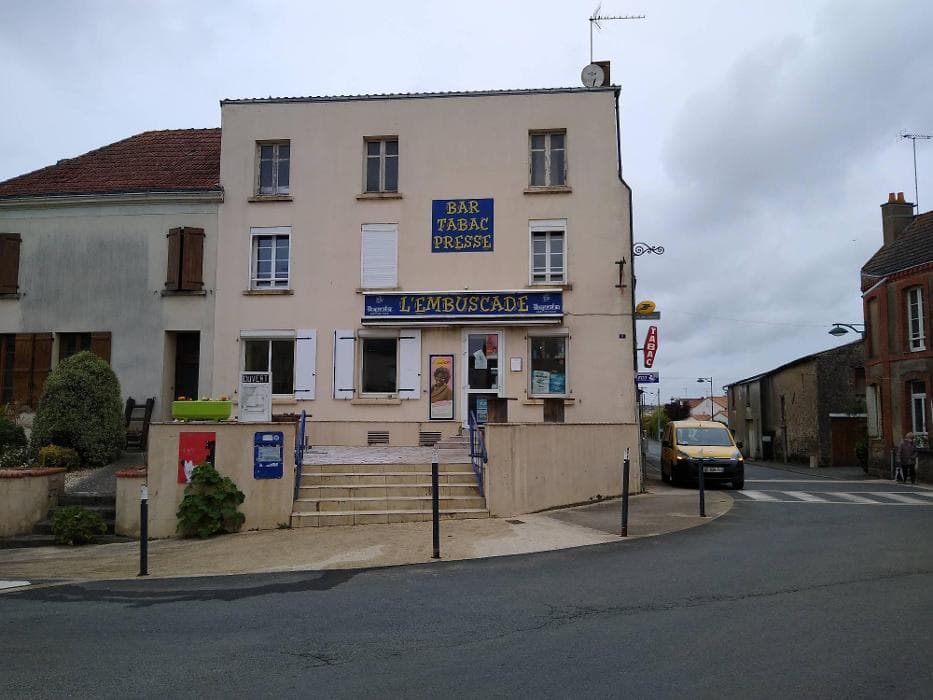La Poste Relais - Neuvy En Mauge Embuscade Buraliste
